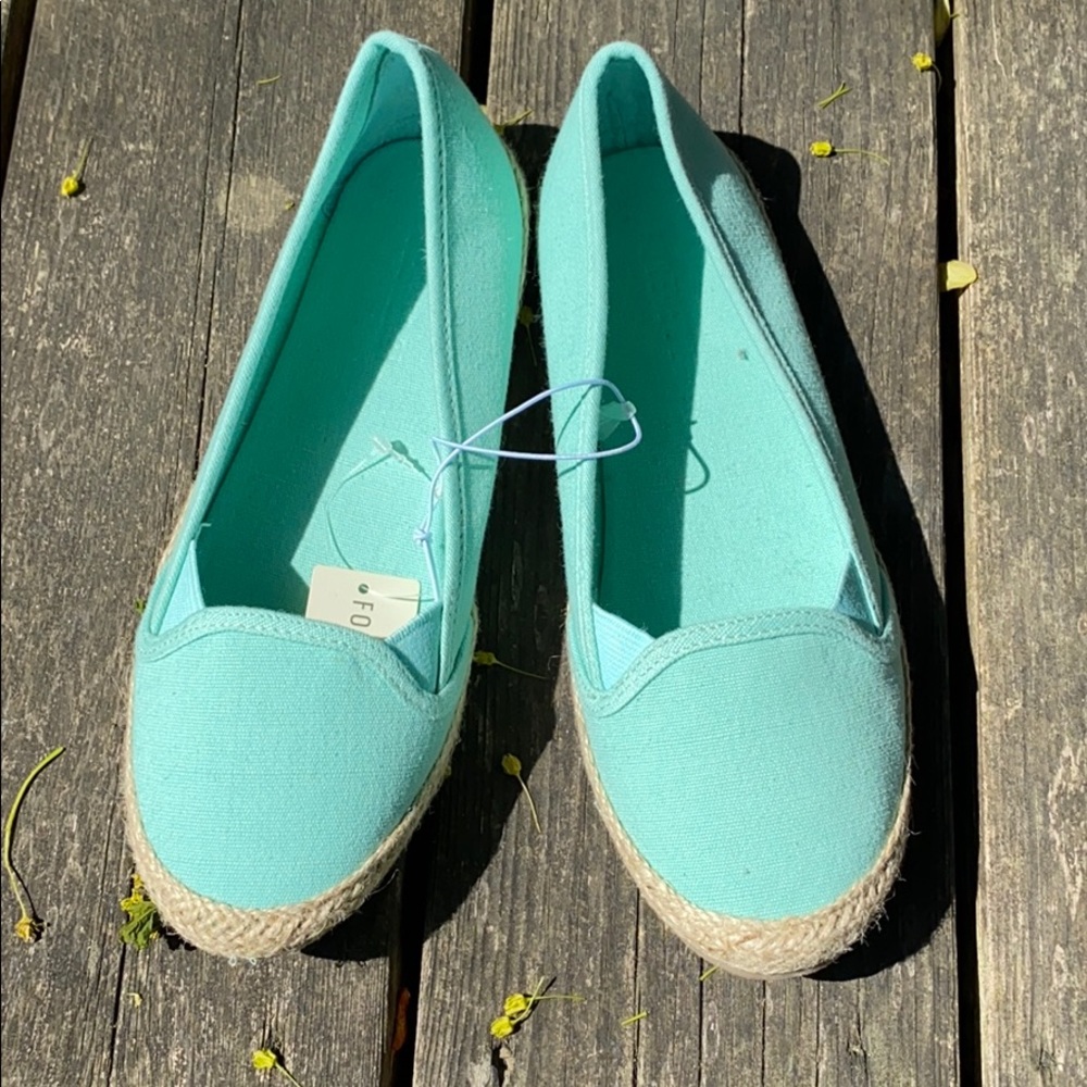 Women’s Forever 21 canvas flats